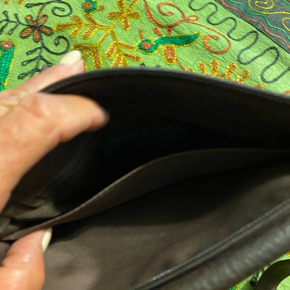 Vintage Wilson Brown Leather Crossbody Bag. - Picture 7 of 9